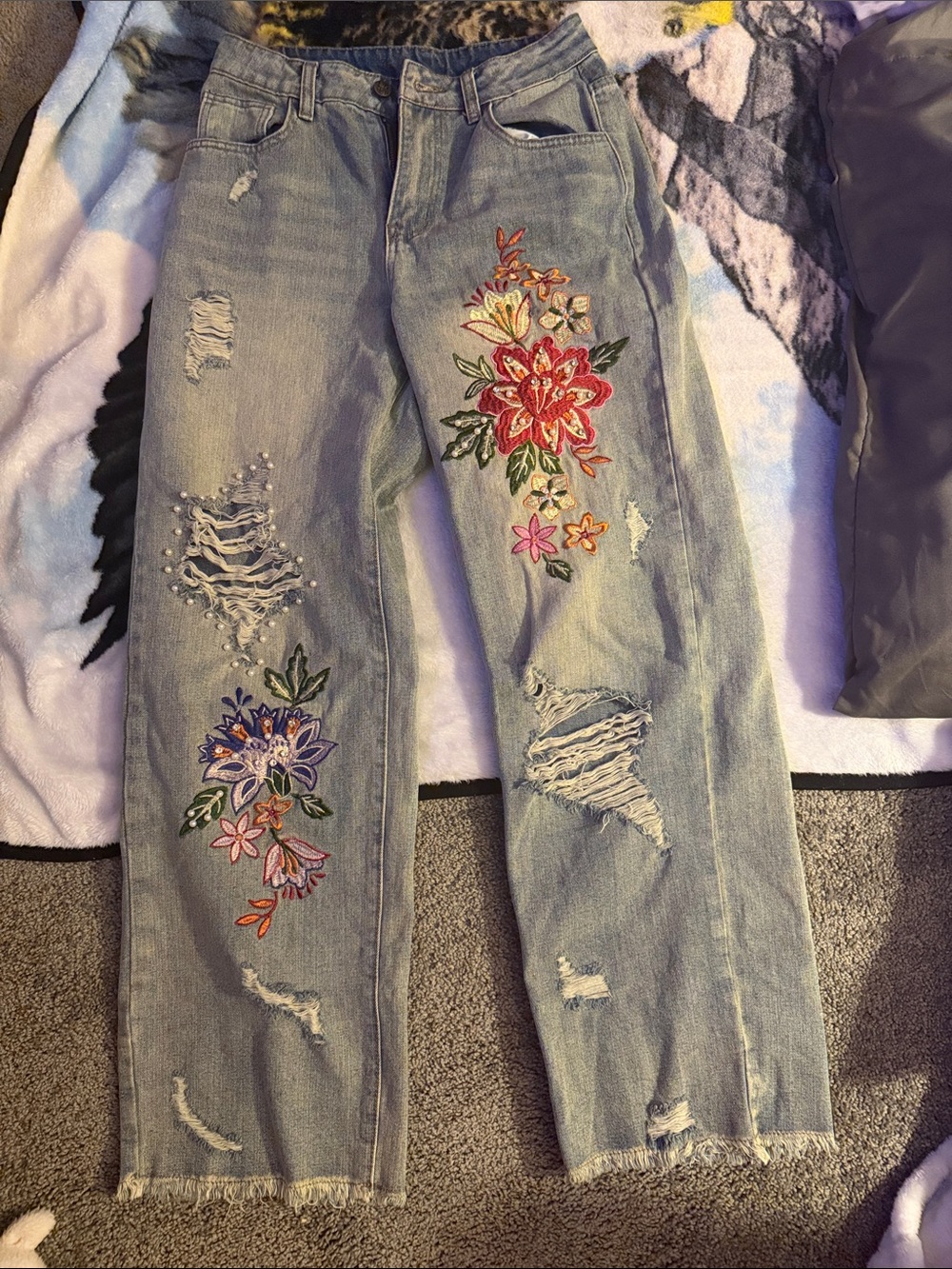 SHEIN Light Blue Straight Leg Jeans with Multicolor Floral Embroidery